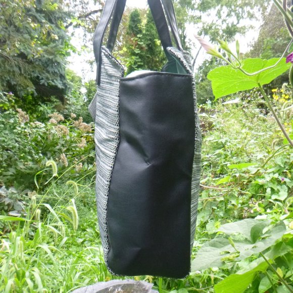 Yankee Candle zodiac tealight candle holders with tealights and tote - Picture 4 of 15